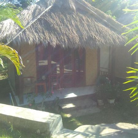 Airas' Garden Homestay Kuta  Luaran gambar