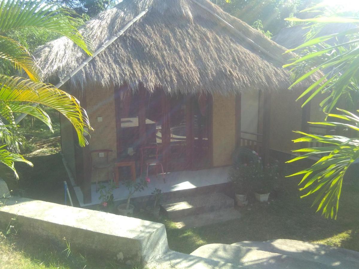 Airas' Garden Homestay Kuta  Luaran gambar