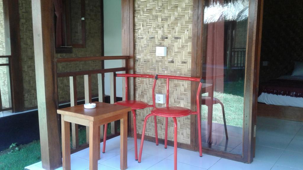 Airas' Garden Homestay Kuta  Luaran gambar